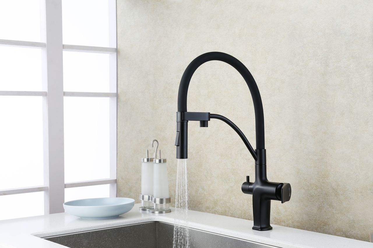 Смеситель для кухни Lemark Bronx (LM3761BL) Смеситель для кухни Lemark Bronx (LM3761BL) - фото 2