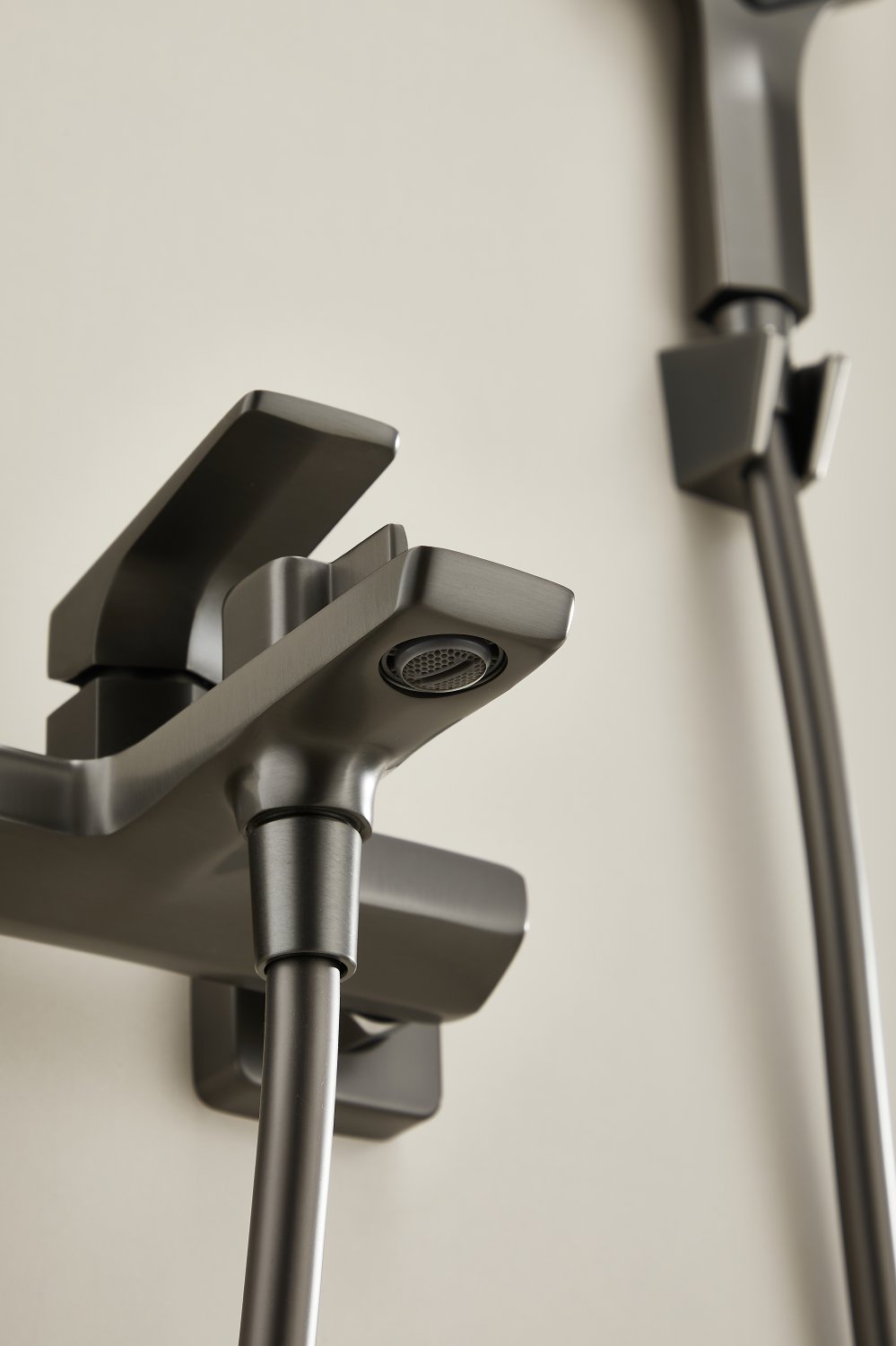 Смеситель для ванны HAIBA оружейная сталь (HB60726-3) - фото 2