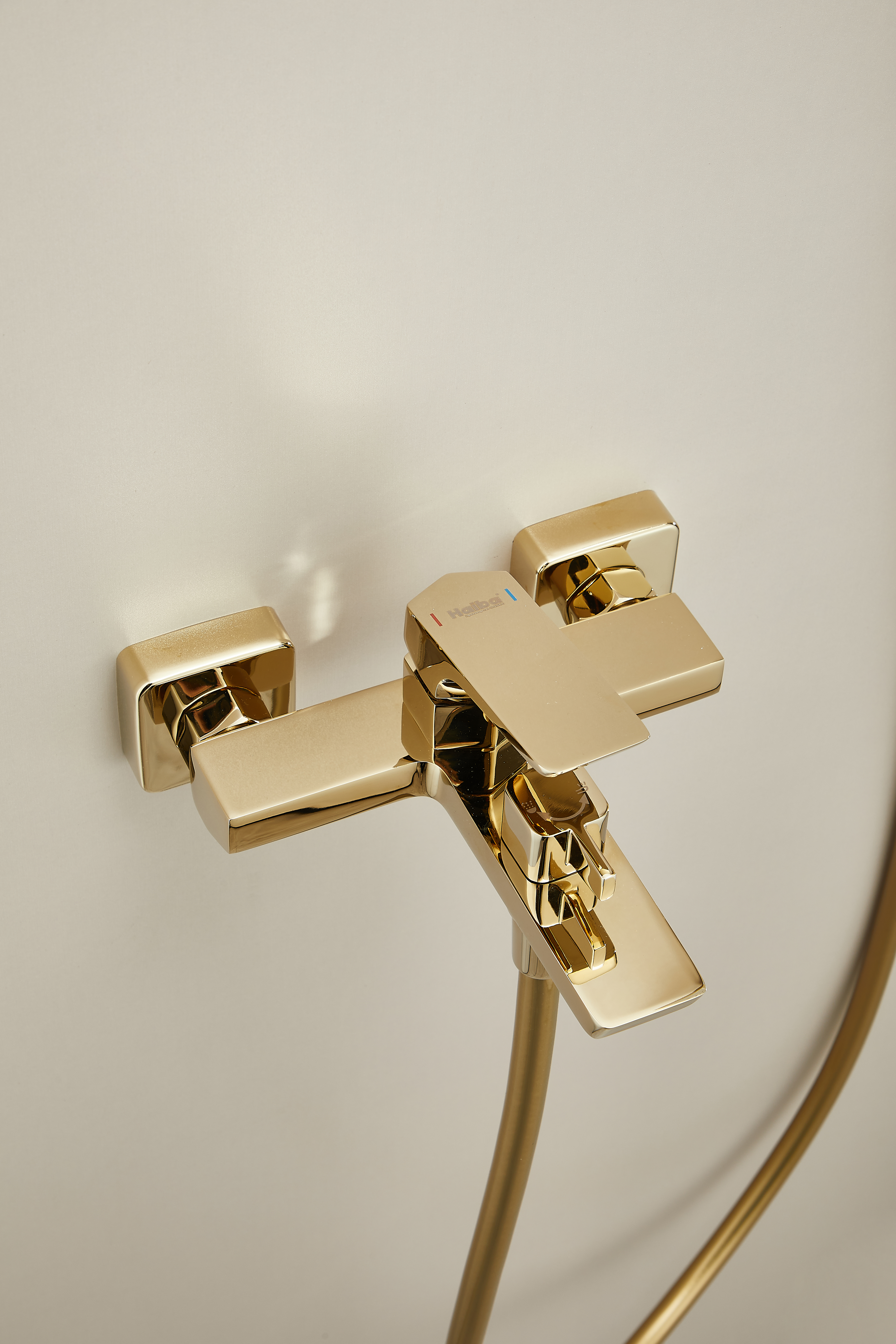 Смеситель для ванны HAIBA золотой (HB60726-5) Смеситель для ванны HAIBA золотой (HB60726-5) - фото 5