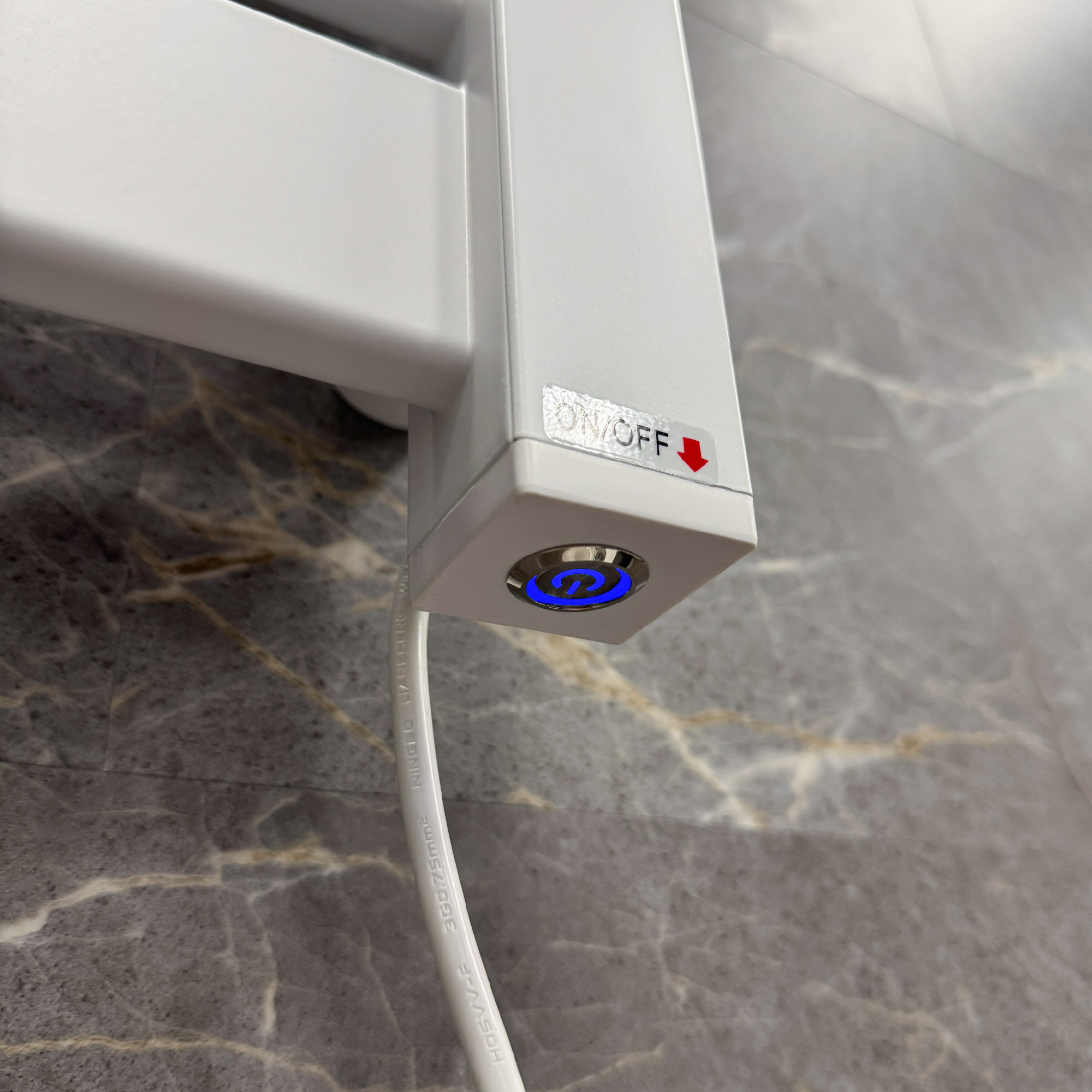Полотенцесушитель электрический Fixsen HI-TECH 800х500 белый (FX-7500W) Полотенцесушитель электрический Fixsen HI-TECH 800х500 белый (FX-7500W) - фото 4