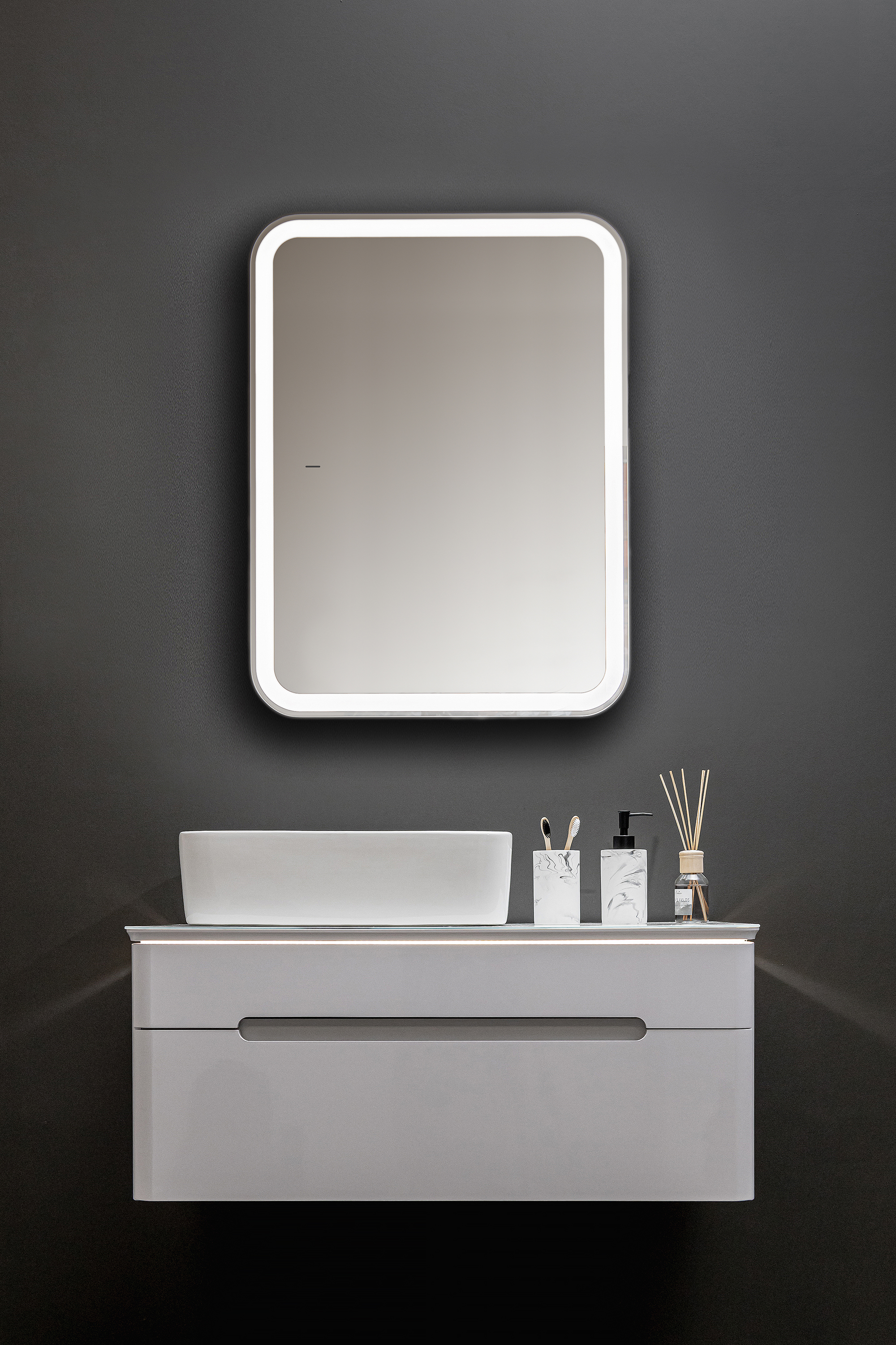 Зеркало-шкаф SILVER MIRRORS 600х800 бесконтактный сенсор Фиджи Flip 60 ИК (LED-00002657)