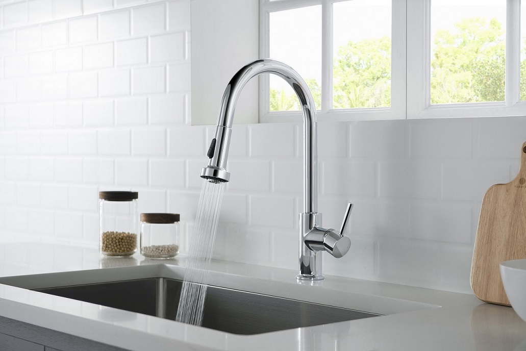 Смеситель для кухни с выдвижной лейкой Timo Saona хром (2316/00FL) - фото 2