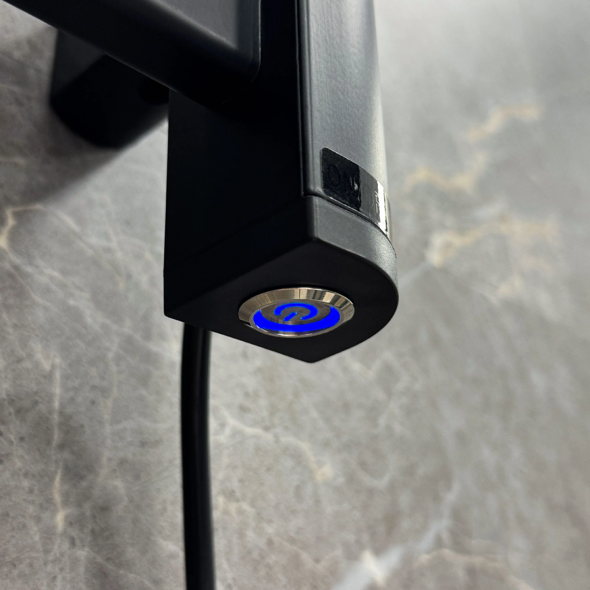 Полотенцесушитель электрический Fixsen BASIC 600х500 черный (FX-7400B) - фото 4