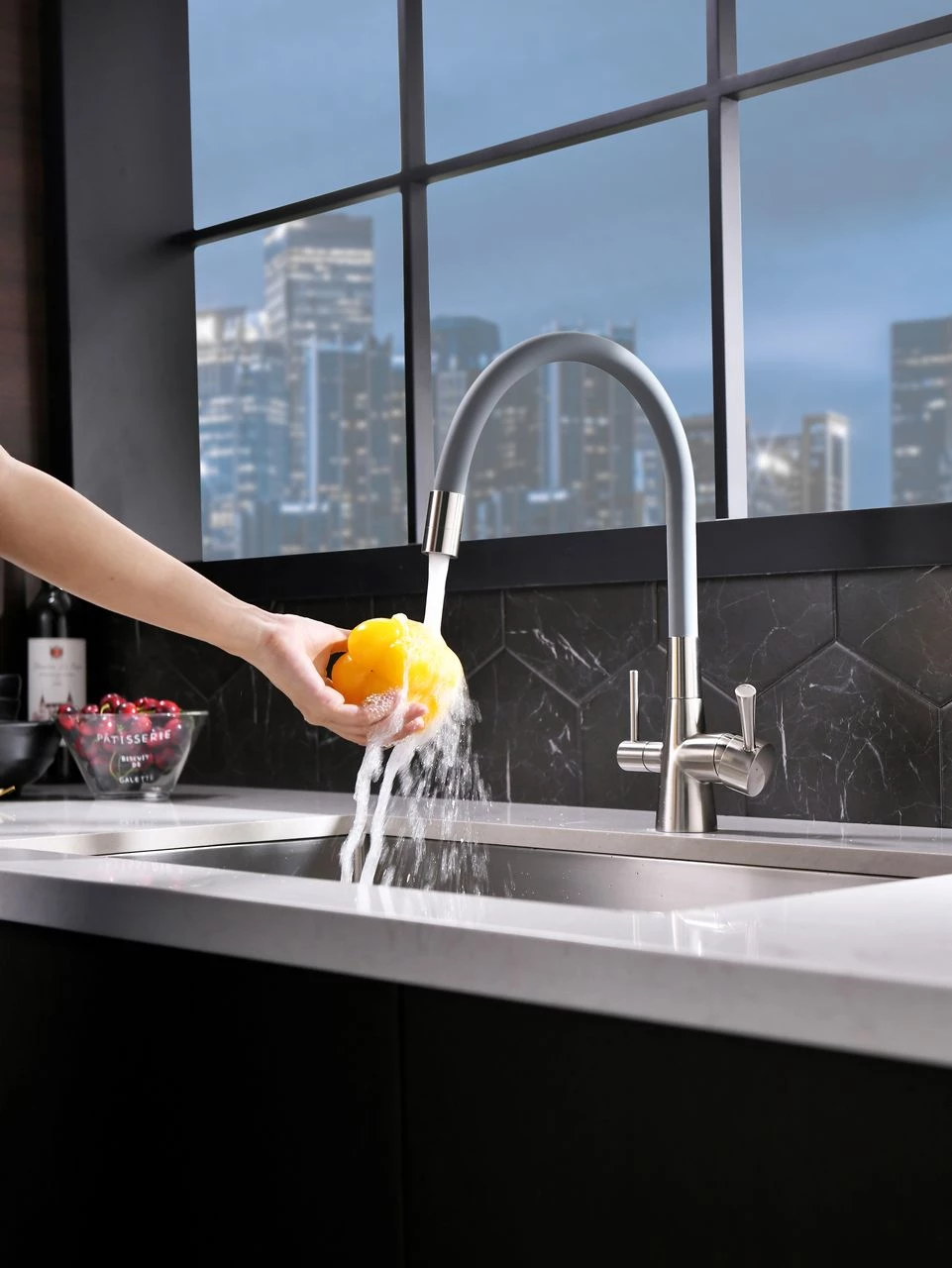 Смеситель Lemark для кухни с подключением к фильтру с питьевой водой Comfort (LM3075BN) Смеситель Lemark для кухни с подключением к фильтру с питьевой водой Comfort (LM3075BN) - фото 2